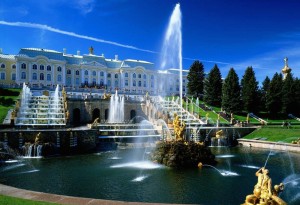 10 places to see in the suburbs of Saint Petersburg, Russia : Peterhof Petergof